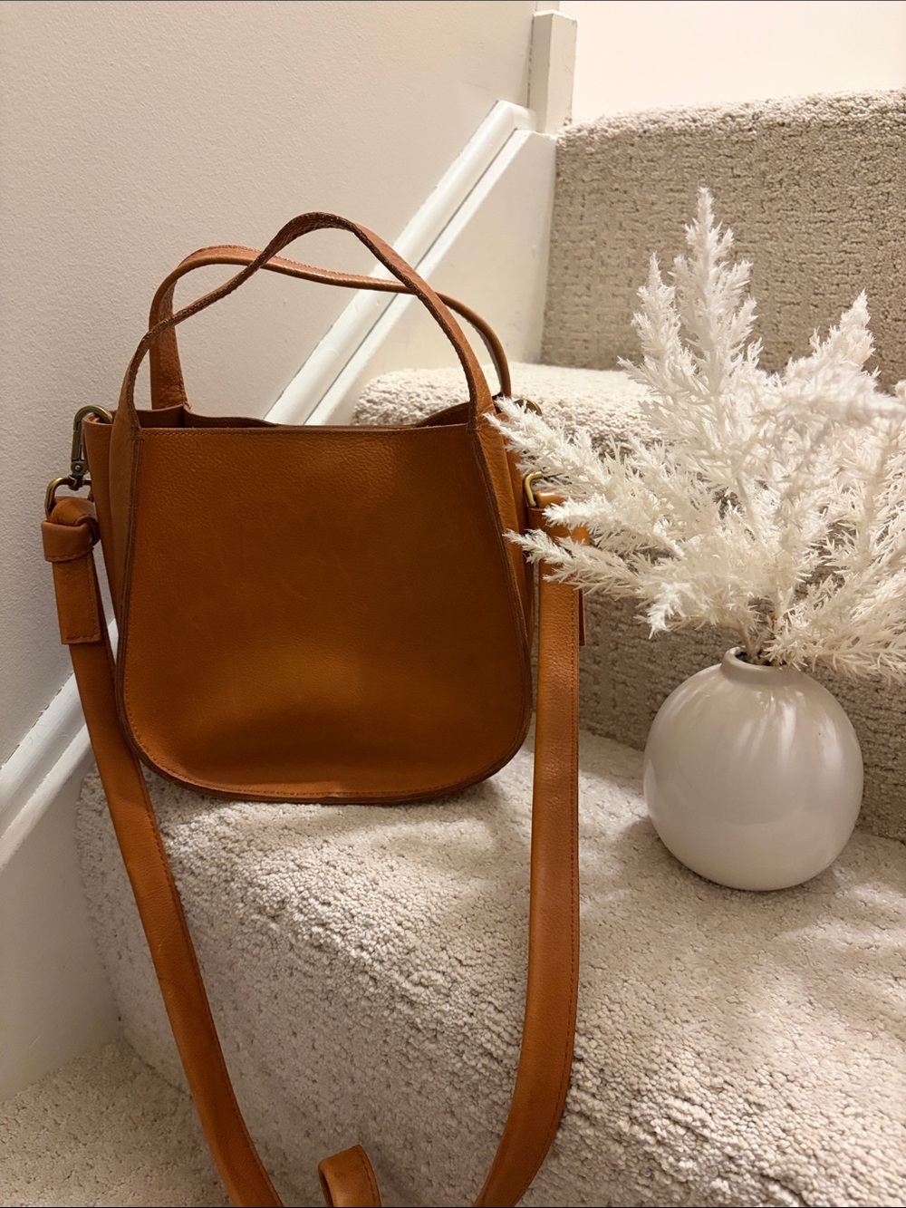 Classic Leather Crossbody Bag in Cognac